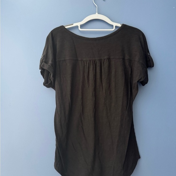 New York & Company Black Short Sleeve Tee - Picture 2 of 3
